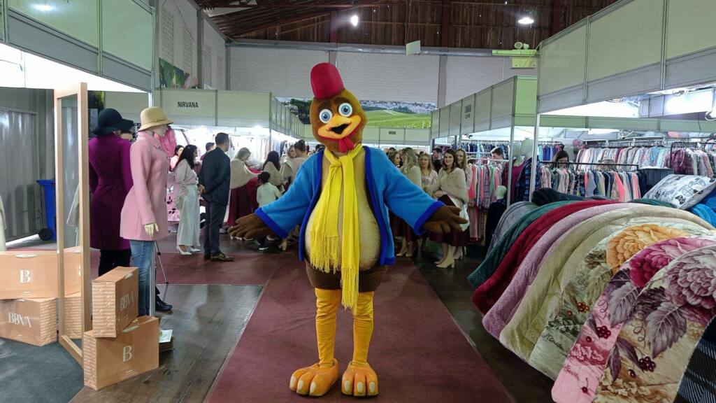 O Galito é o Mascote e anfitrião da Feira de Inverno, muito querido pela público